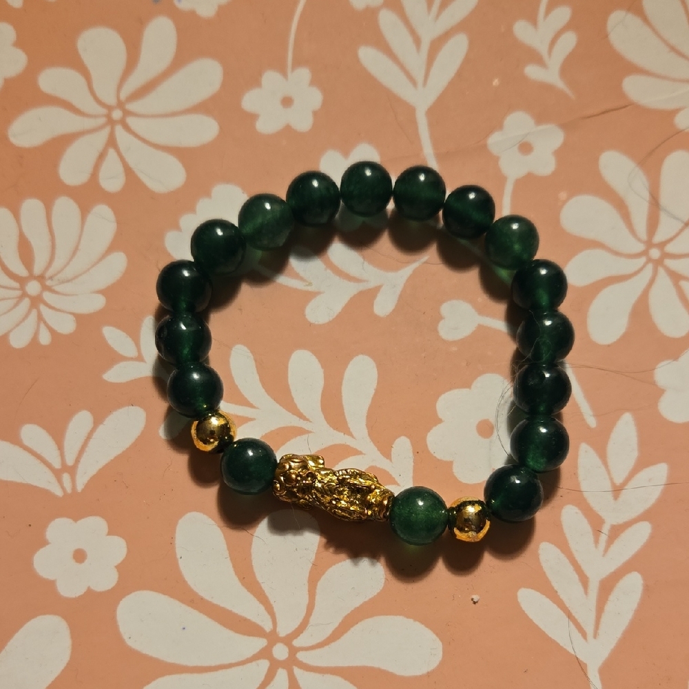 Elegant Green Beaded Bracelet